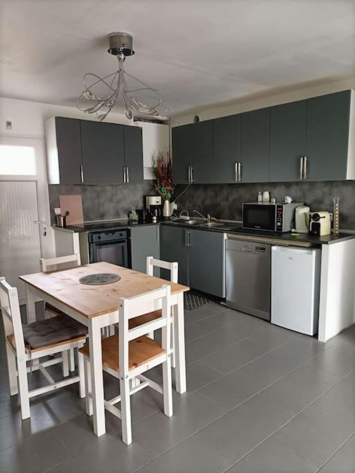 Le 7 Apartment Servian Екстериор снимка
